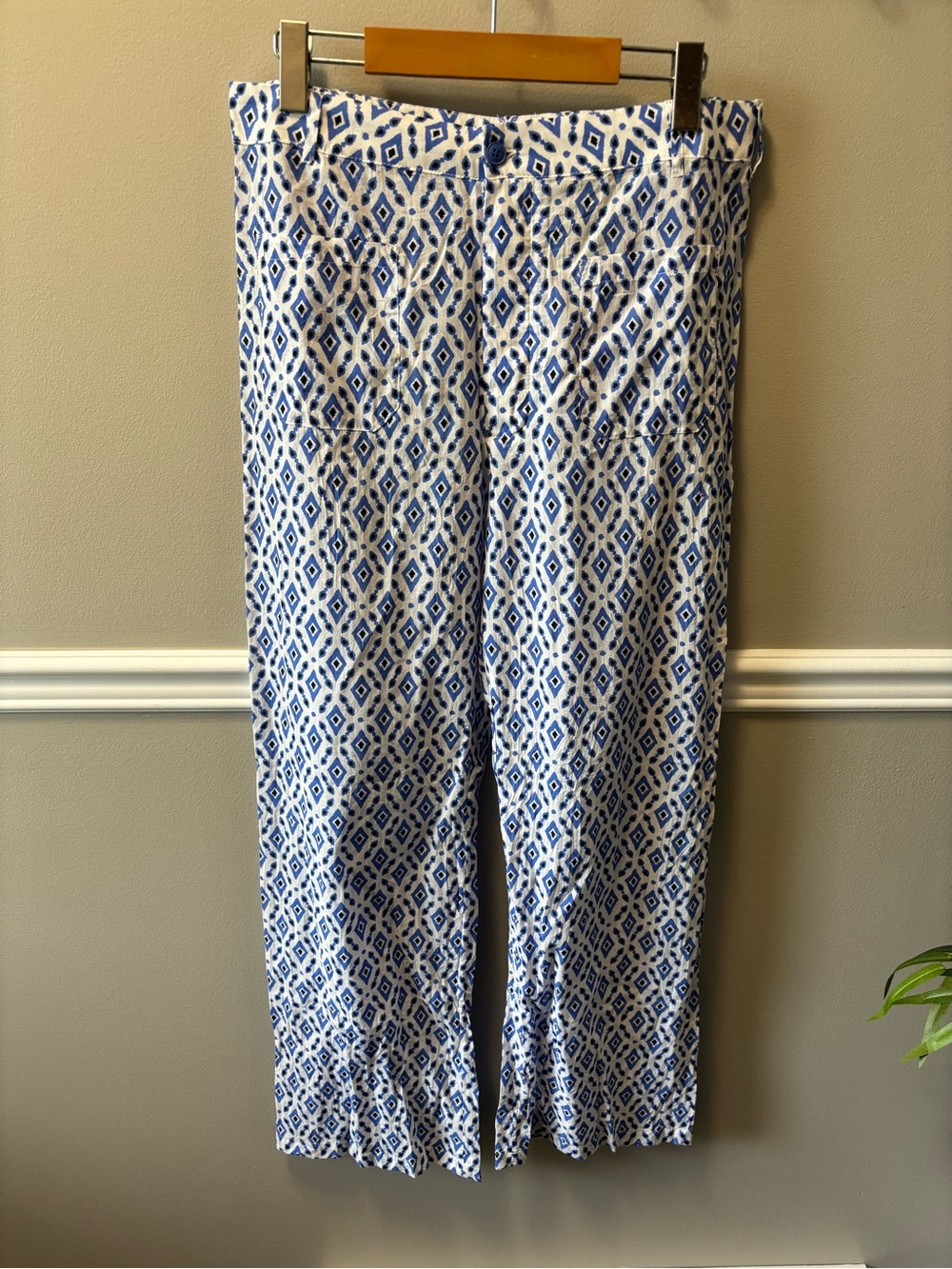 Zara Blue and White Geometric Print Pants
